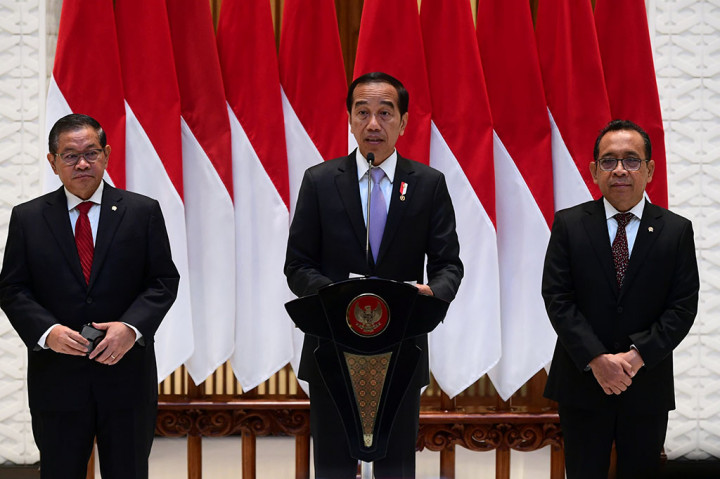 Presiden Joko Widodo bersama rombongan terbatas bertolak menuju Dubai, Persatuan Emirat Arab (PEA) pada Kamis, 30 November 2023 melalui Pangkalan TNI AU Halim Perdanakusuma, Jakarta. Di Dubai, Presiden Jokowi antara lain akan menghadiri World Climate Action Summit (WCAS) COP28.