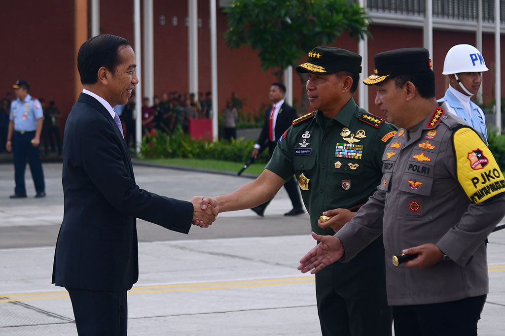 Presiden Jokowi juga menegaskan bahwa komitmen nyata harus diperkuat, khususnya komitmen negara-negara maju untuk pendanaan iklim, utamanya dalam rangka mencapai target net zero emission.