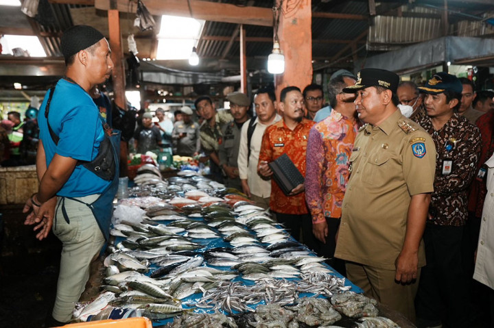 Bahtiar mengatakan, pemantauan atau pengecekan harga dilakukan, untuk mengetahui kondisi harga-harga komoditas yang ada, untuk mengantisipasi kenaikan harga jelang Natal dan Tahun Baru (Nataru), khususnya di Kota Makassar.