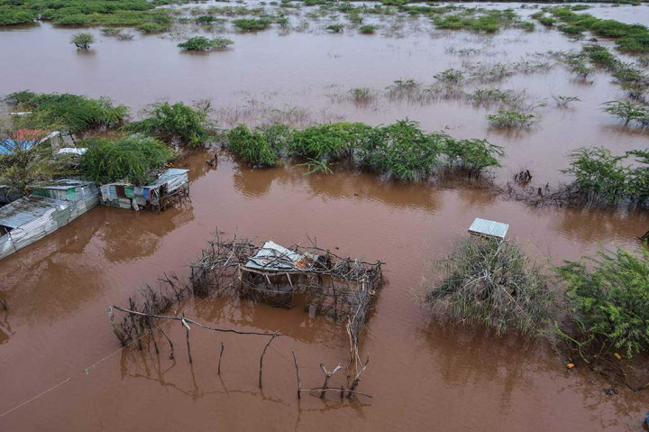 Somalia dan negara tetangganya di Tanduk Afrika, Kenya dan Etiopia, dilanda musibah banjir bandang yang disebabkan hujan lebat yang terkait dengan pola cuaca El Nino.