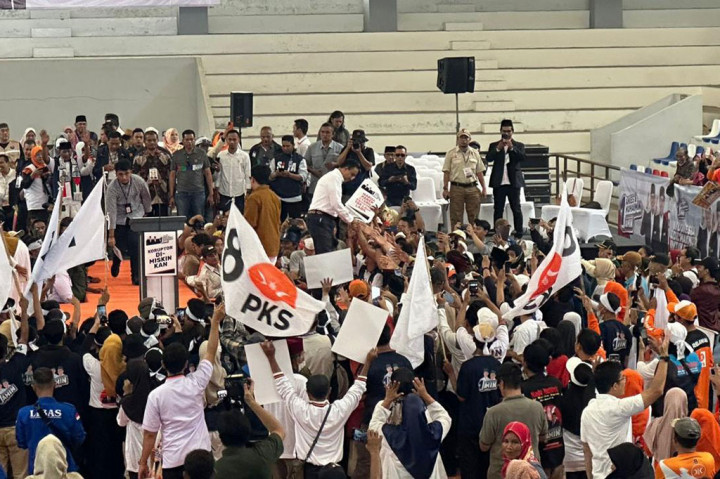 Dia mencontohkan peran besar dari sebuah kewenangan ialah saat dia menjabat sebagai gubernur DKI Jakarta. Pada 2017 dia berhasil menutup tempat hiburan yang ditemukan ada pelanggaran, Alexis, yang mana tempat itu sebelumnya sangat sulit untuk disentuh.