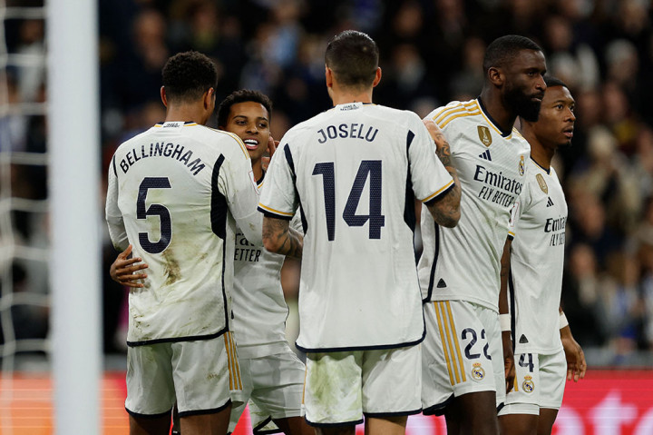 Kemenangan ini membawa Madrid ke puncak klasemen La Liga dengan 38 poin dari 15 pertandingan, unggul selisih gol atas Granada di posisi kedua. Sementara Granada terbenam di peringkat 19 dengan 7 angka dari 15 laga.
