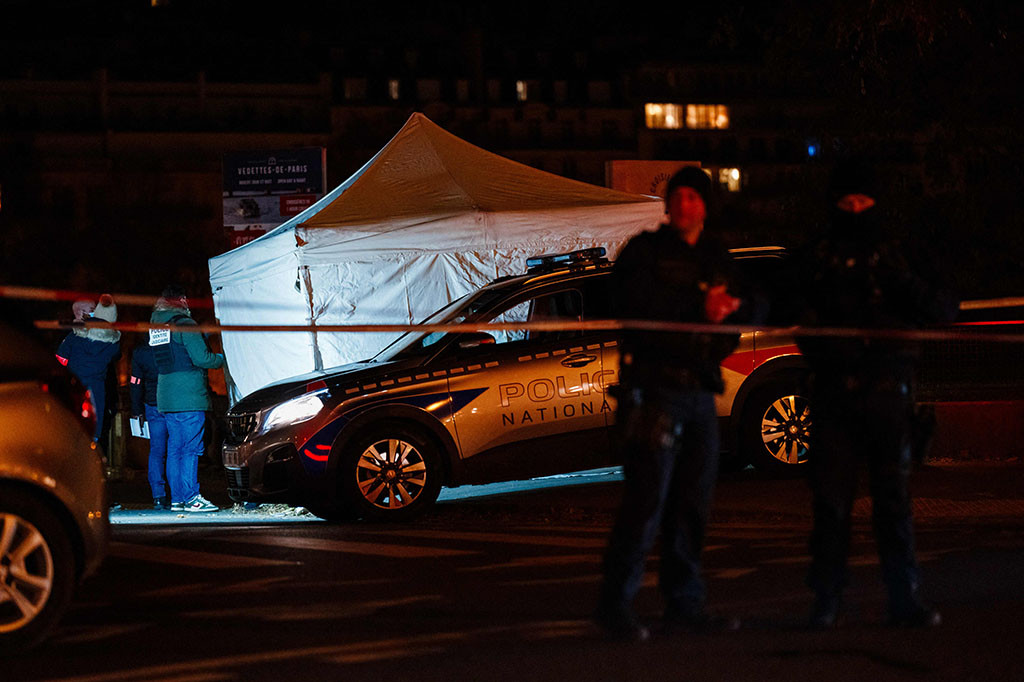 Presiden Emmanuel Macron mengatakan dia menyampaikan belasungkawa kepada keluarga seorang warga Jerman yang tewas dalam 'serangan teroris' tersebut.