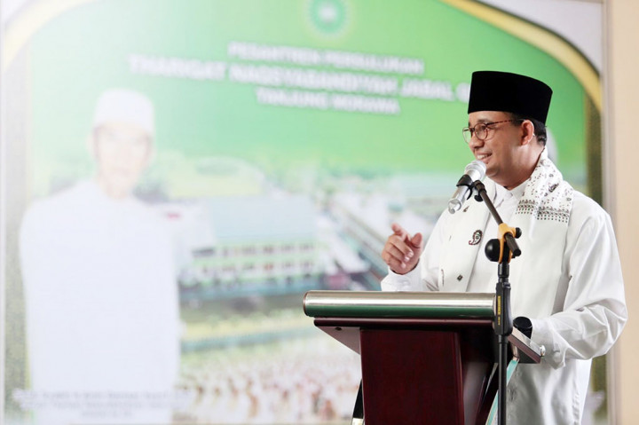 Kedatangan Anies yang ditemani oleh Mantan Gubernur Sumatera Utara Eddy Rahmayadi disambut begitu hangat oleh tuan rumah, Tuanguru Saidi Syekh Ghazali An-Naqsyabandi dan seluruh keluarga besar Persulukan Thariqat Naqsyabandiyah