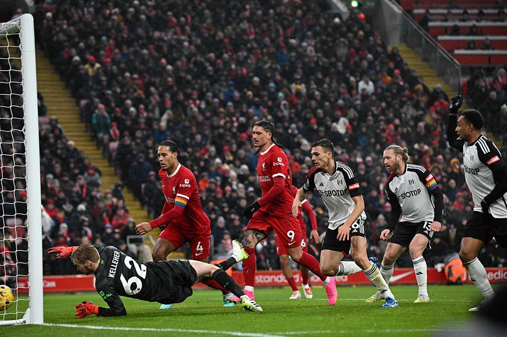 Namun, Fulham berhasil menyamakan kedudukan melalui Kenny Tete sebelum babak pertama berakhir. 