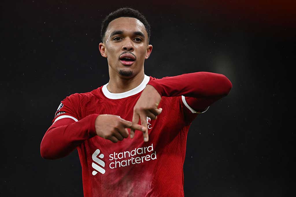 Dan Alexander-Arnold menjadi pahlawan The Reds dengan menyarangkan bola ke gawang lawan satu menit kemudian, memicu sorak sorai besar-besaran di Stadion Anfield. 