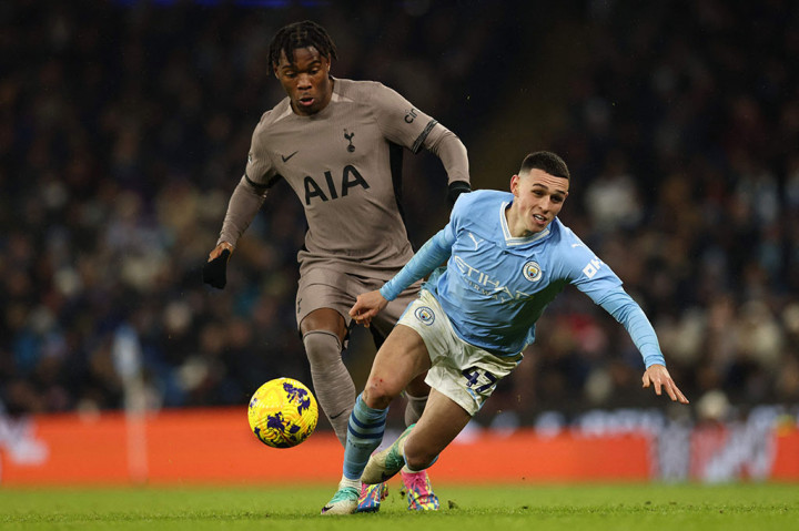 Manchester City harus rela bermain imbang dengan Tottenham Hotspur dalam lanjutan Premier League yang digelar Minggu, 3 Desember 2023. The Cityzen diimbangi The Lilywhites dengan skor 3-3.