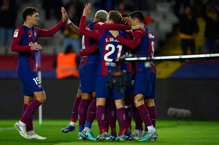 Barca meneruskan momentum mereka ke babak kedua. Bahkan, tuan rumah hampir menambah gol pada menit ke-58 andai tembakan Raphinha tak membentur mistar.