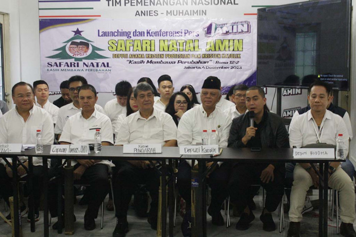 Namun, Anies membuktikan bahwa bukan sosok seperti itu. Beberapa sudah memberikan Izin Mendirikan Bangunan (IMB) kurang lebih 50 untuk pembangunan gereja di DKI Jakarta. Selain IMB, Bantuan Operasional Tempat Ibadah (BOTI) juga digelontorkan Anies.