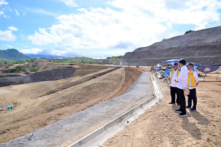 Oleh karenanya, Jokowi berharap setelah rampung dibangun, bendungan tersebut dapat mendorong produksi beras di Kabupaten Nagekeo. Presiden menilai produksi beras di Kabupaten Nagekeo nantinya akan meningkat hingga 2,5 kali lipat.