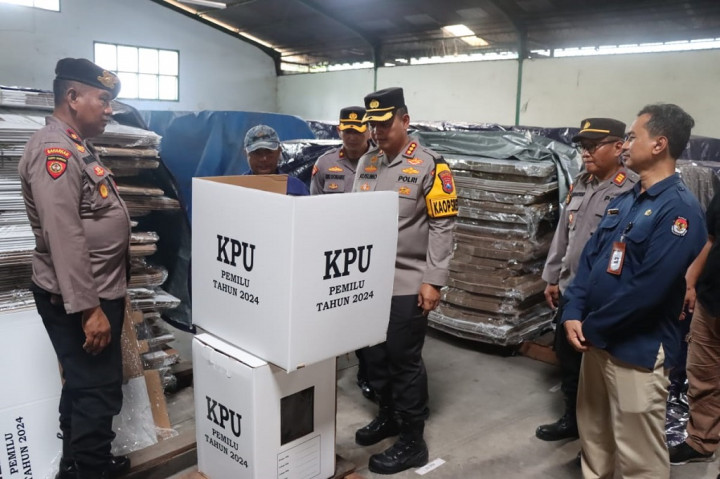 Ketua KPU Kabupaten Sidoarjo M Iskak menyambut baik pengecekan yang dilakukan Kapolresta Sidoarjo. Pihaknya merasa aman dengan adanya back up penuh dari pihak keamanan. Menurut Iskak, suksesnya Pemilu juga berkat kerjasama pihak penyelenggara, TNI, Polri beserta semua stake holder terkait.