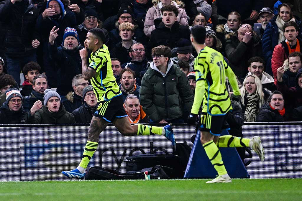 Arsenal sukses kembali unggul ketika babak pertama telah memasuki menit terakhir lewat sundulan Gabriel Jesus memanfaatkan umpan silang Ben White. Skor 2-1 bertahan hingga turun minum.