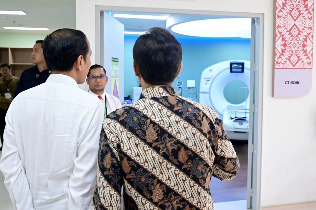 Menurut Jokowi, Rumah Sakit Umum Pusat Ben Mboi memiliki fasilitas kesehatan sangat lengkap yang bisa memenuhi kebutuhan pemeriksaan kesehatan bagi warga NTT.