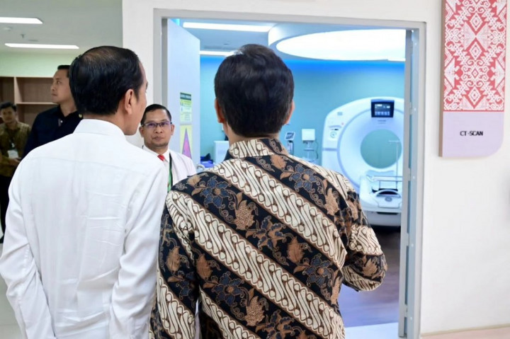 Menurut Jokowi, Rumah Sakit Umum Pusat Ben Mboi memiliki fasilitas kesehatan sangat lengkap yang bisa memenuhi kebutuhan pemeriksaan kesehatan bagi warga NTT.