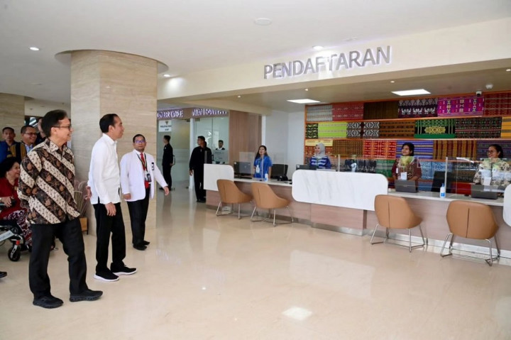 Presiden Joko Widodo (Jokowi) mengatakan Rumah Sakit Umum Pusat (RSUP) Ben Mboi yang dibangun dengan anggaran Rp420 miliar lebih di Kota Kupang Provinsi Nusa Tenggara Timur merupakan rumah sakit terbesar di wilayah Indonesia bagian timur.