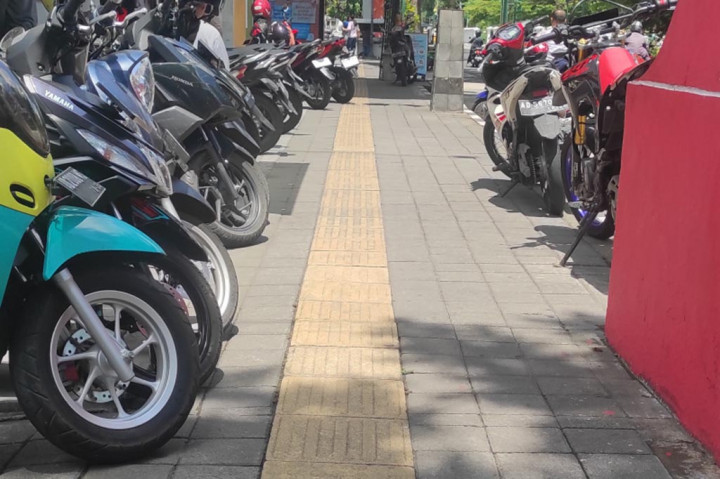 Ketua Komunitas Interaksi Pamikatsih mengatakan, banyak sarana dan prasarana fisik atau ruang publik yang dibangun di Kota Solo, masih sulit diakses kalangan difabel.