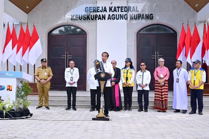 “Renovasi gereja katedral ini dilakukan secara menyeluruh dengan membangun gereja baru yang lebih luas dari bangunan sebelumnya, dan dilengkapi dengan pembangunan sekretariat paroki, menara lonceng, ruang panel, dan genset,” tutur Kepala Negara.