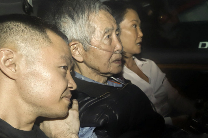 Fujimori dijebloskan ke penjara pada 2009 atas pembantaian yang dilakukan oleh tentara pada 1991 dan 1992 di mana 25 orang, termasuk seorang anak, terbunuh dalam operasi anti-teroris.