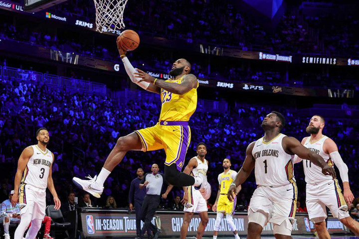 LeBron James mencetak poin tertinggi untuk Lakers dengan 30 poin.