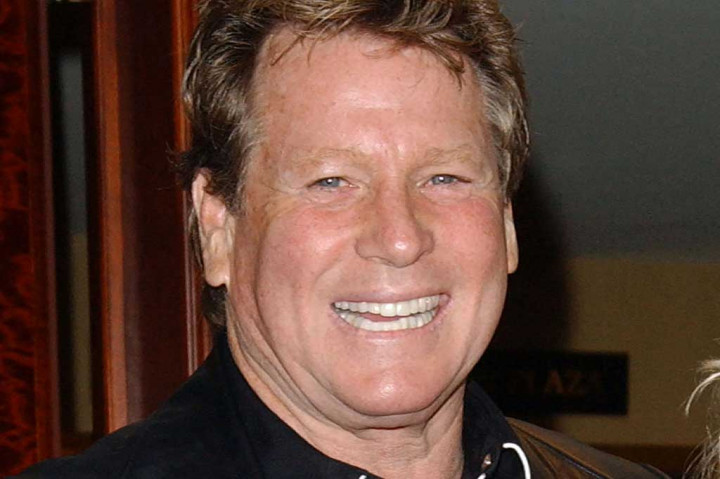 Aktor Ryan O'Neal, bintang film nominasi Oscar seperti 'Love Story' dan 'Barry Lyndon', telah meninggal dunia. Dia meninggal di usia 82 tahun.