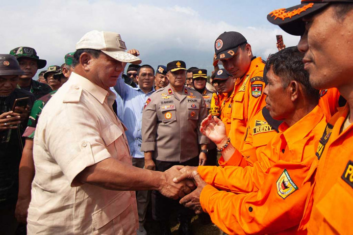 Menteri Pertahanan Prabowo Subianto menyampaikan apresiasi kepada semua pihak yang terlibat dalam evakuasi pendaki dari Gunung Marapi dan upaya penanganan dampak erupsi gunung api tersebut.