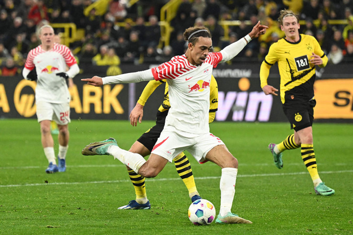 Hasil pertandingan menjauhkan jarak persaingan Dortmund dengan Leipzig di jajaran tim papan atas. Dortmund jadi turun ke posisi lima dengan koleksi 25 poin, sedangkan Leipzig naik ke urutan empat dengan kumpulan 29 poin. 