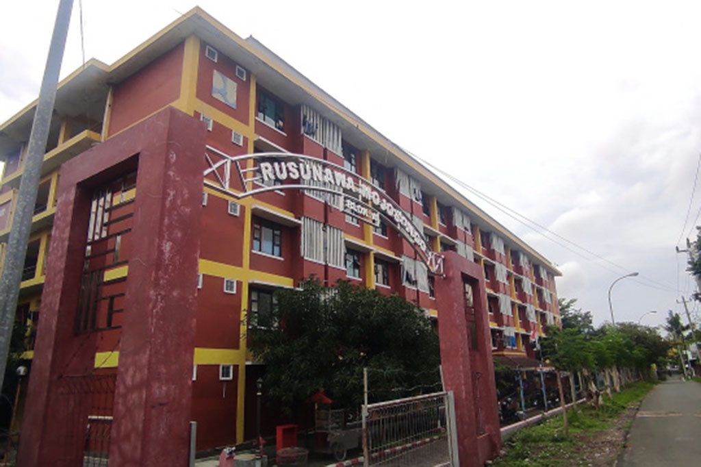 Sebanyak 198 KK penghuni rumah susun sewa (rusunawa) Semanggi di Kelurahan Mojo, Pasar Kliwon, Solo, Minggu, 10 Desember 2023, terus mempertanyakan kepastian pembangunan ulang tempat hunian mereka yang sudah dirobohkan rata dengan tanah sejak pertengahan 2022.