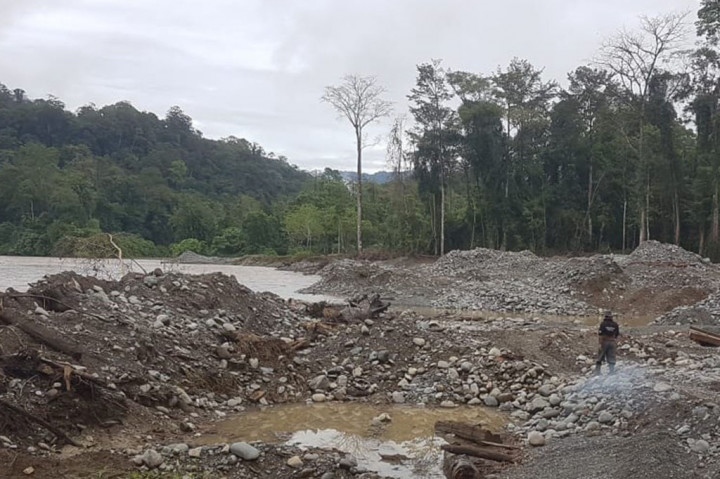 Kawasan hutan lindung, lereng gunung dan tepi pantai sepanjang aliran Sungai Krueng Geupo, Kecamatan Mane, Kabupaten Pidie, Provinsi Aceh, terjadi kerusakan sangat mengkhawatirkan. Pasalnya sudah dua tahun terakhir atau sejak Januari 2022 di kawasan hutan lindung Ulu Masen itu terjadi aktivitas penambangan emas ilegal.