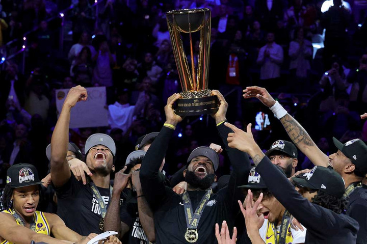 Los Angeles Lakers menjadi juara pertama NBA In-Season Toutnament setelah mengalahkan Indiana Pacers dengan skor 123-109 dalam laga babak final yang digelar di T-Mobile Arena Las Vegas, Minggu, 10 Desember 2023 WIB.