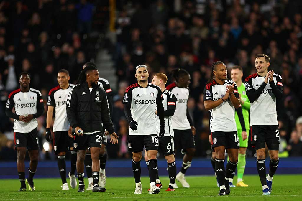 Kemenangan besar kedua beruntun itu mendongkrak Fulham naik ke posisi kesepuluh di klasemen sementara dengan 21 poin. Sedangkan West Ham tetap berada di posisi kesembilan, dengan keunggulan tiga poin atas Fulham.