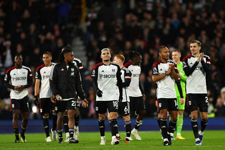 Kemenangan besar kedua beruntun itu mendongkrak Fulham naik ke posisi kesepuluh di klasemen sementara dengan 21 poin. Sedangkan West Ham tetap berada di posisi kesembilan, dengan keunggulan tiga poin atas Fulham.