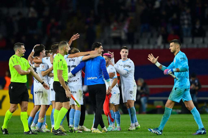 Girona kini menguasai pucuk klasemen Liga Spanyol dengan 41 poin, unggul dua poin atas tim peringkat kedua Real Madrid, sedangkan Barcelona tertahan di posisi keempat dengan 34 poin.