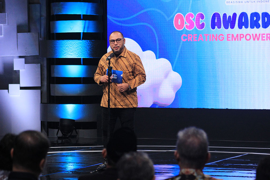 Ketua Surya Edukasi Bangsa Foundation, Mohammad Mirdal Akib, mengucapkan selamat kepada pemenang Online Scholarship Competition (OSC) Medcom.id 2023. Sebanyak 322 peserta dinyatakan lolos dan mendapatkan beasiswa kuliah full hingga lulus.