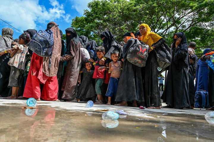 Sebelum ditolak masyarakat Ladong, para pengungsi itu sudah mengalami penolakan dari sejumlah tempat, seperti Lamreh, Aceh Besar dan Scout Camp Pramuka di Pidie.