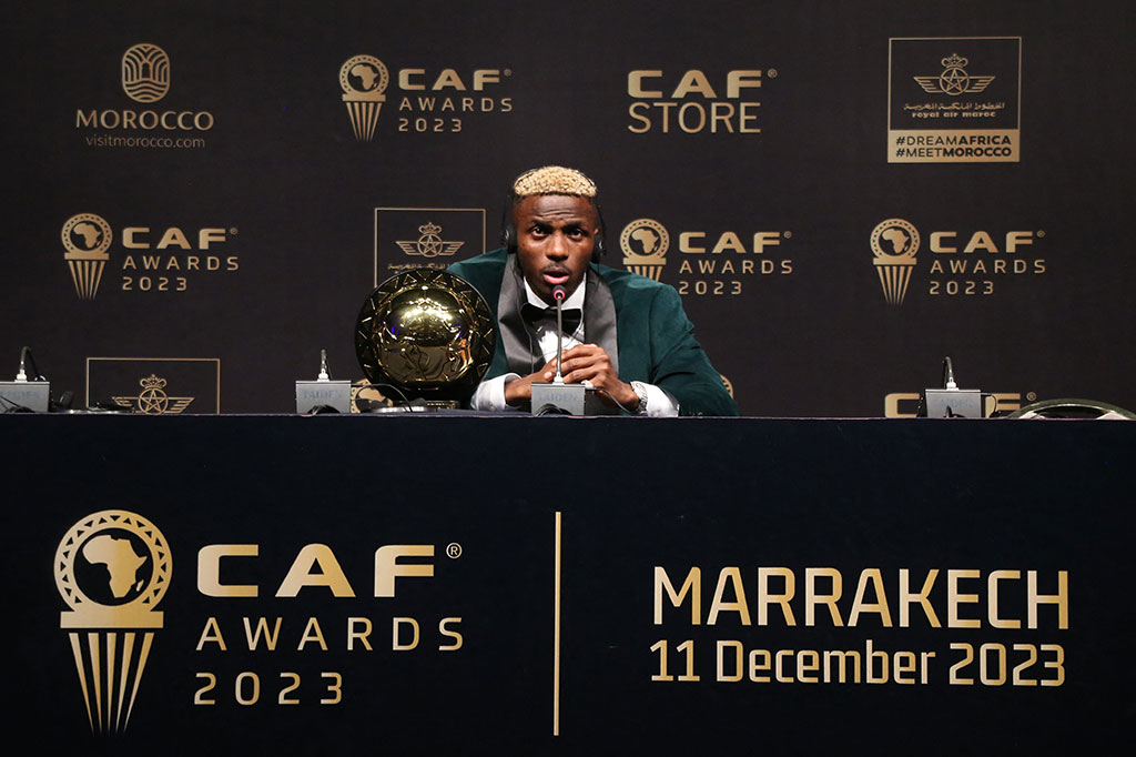 Pada musim lalu Osimhen mengukir penampilan gemilang bersama Napoli. Ia total mencetak 31 gol di semua kompetisi dan berandil besar membawa klub Italia selatan itu meraih gelar juara Liga Italia setelah gagal meraihnya dalam 33 tahun.