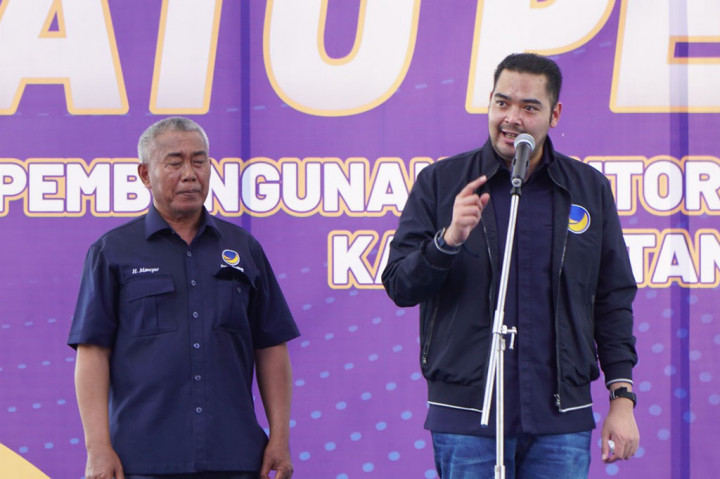 Ketua Badan Pemenangan Pemilu (Bappilu) Partai NasDem, Prananda Surya Paloh bersama Ketua DPW NasDem Kalimantan Selatan, H Mansyur, secara resmi melakukan peletakan batu pertama untuk pembangunan kantor DPW NasDem Kalimantan Selatan, Selasa, 12 Desember 2023. Peletakan batu pertama ini sebagai penanda dimulainya pembangunan kantor DPW Kalsel.