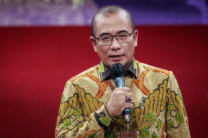 Komisi Pemilihan Umum (KPU) menggelar Debat Calon Presiden pertama pada Selasa, 12 Desember 2023 malam dalam rangka menyambut pesta Demokrasi yang akan berlangsung pada 14 Februari 2024.