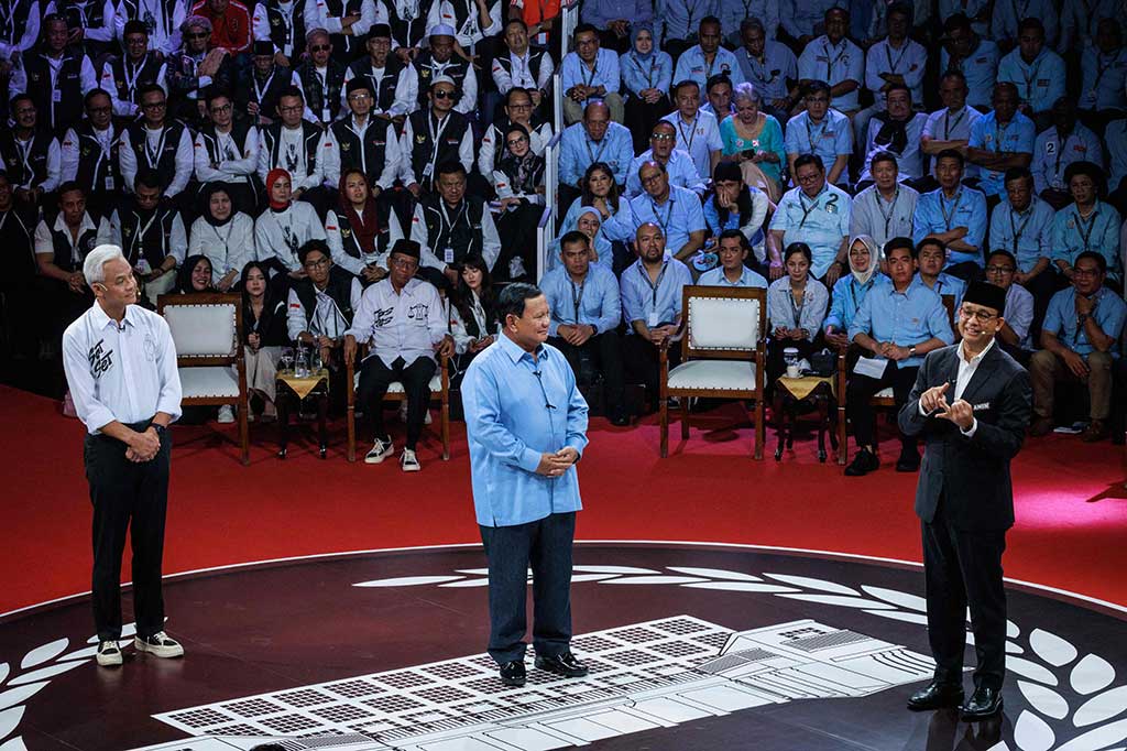 Namun, Anies mengatakan permasalahan di Papua itu bukan soal kekerasan, sehingga tujuan penyelesaian masalahnya bukan hanya mencari kedamaian tetapi juga menegakkan keadilan.