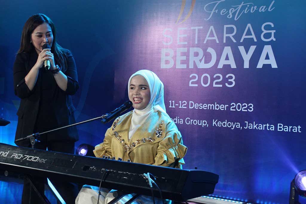 “Kurangi overthinking dan banyakin positive thinking. Temukan dulu kita sukanya itu di bidang apa. Putri harap semua teman-teman bisa lebih semangat lagi dalam berkarya, we are able and capable,” ujar pengukir sejarah sebagai penampil asal Indonesia yang tembus ke final dan meraih posisi keempat ajang America’s Got Talent 2023 itu.