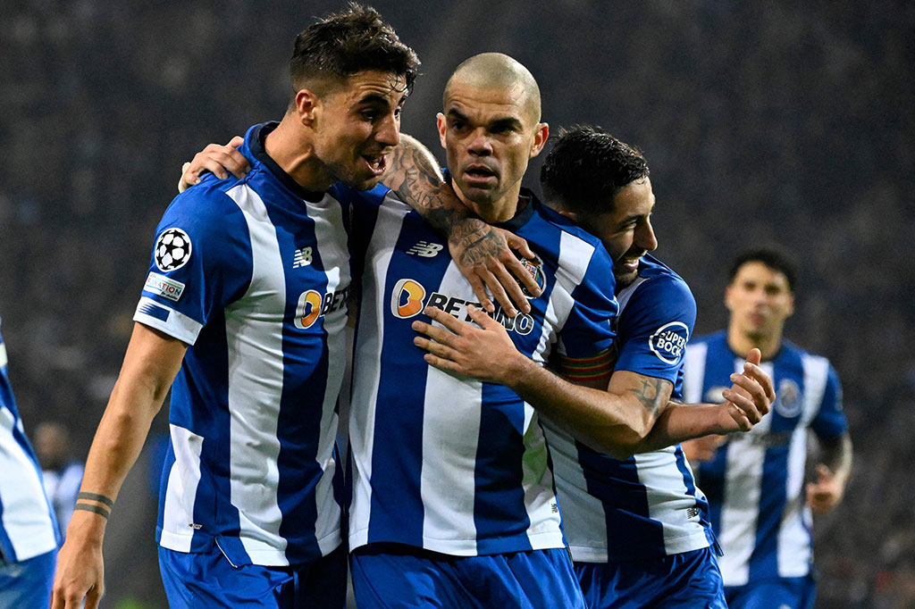 Shakhtar masih sempat mengemas satu gol pelipur lara pada menit ke-88, ketika tembakan mendatar pemain pengganti Eguinaldo gagal diantisipasi kiper Diogo Costa. Namun kemenangan 5-3 tetap menjadi milik Porto, untuk mengamankan tiket mereka ke putaran berikutnya.