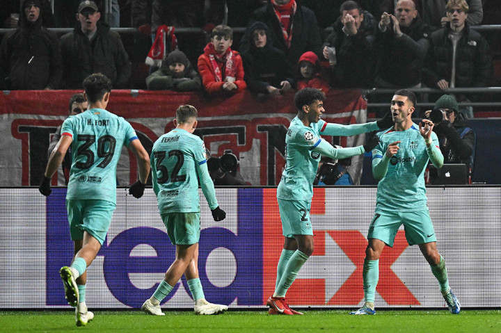 Barcelona berhasil menyamakan kedudukan pada menit ke-35. Dari satu skema serangan balik, Ferran Torres menyambut umpan terobosan kiriman Lamine Yamal untuk dikonversi menjadi gol balasan. Skor imbang 1-1 bertahan sampai turun minum.