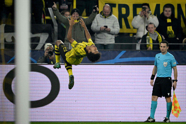 Dortmund sukses mencuri keunggulan terlebih dahulu lewat Karim Adeyemi.