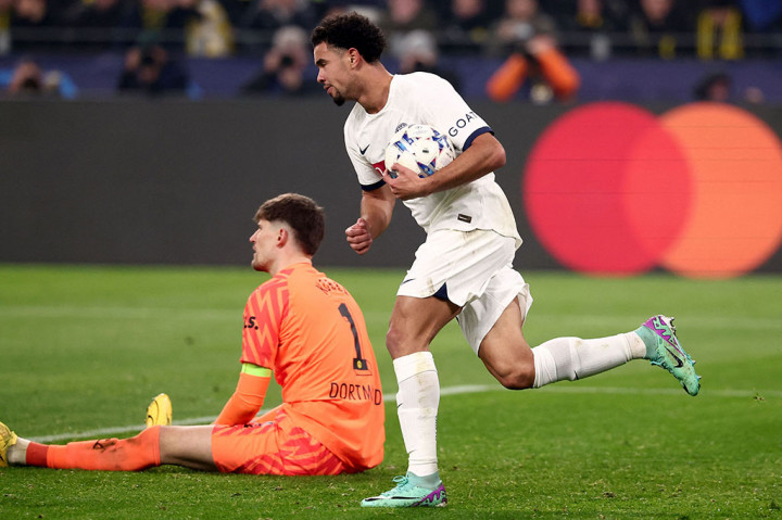 Namun hanya dalam kurun waktu empat menit PSG dapat menyamakan kedudukan berkat gol Warren Zaire Emery.