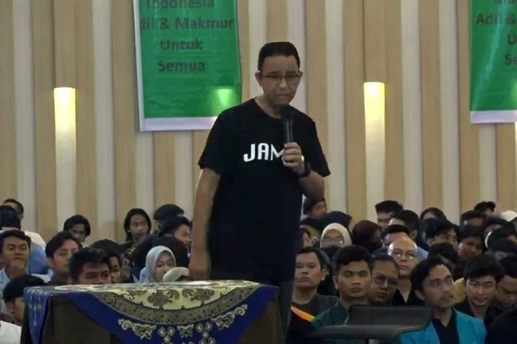 Anies mengatakan jalur konstitusional itu dengan pemilihan umum (pemilu) pada 14 Februari 2024. Pesta demokrasi itu berlangsung lima tahun sekali dan ditentukan dalam enam jam. 