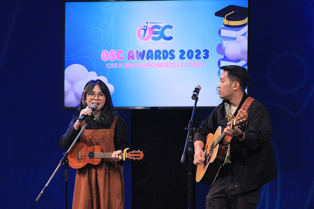 Grup musik duo Suara Kayu mendukung penuh kemajuan pendidikan di Indonesia. Salah satunya dengan program Online Scholarship Competition (OSC) Medcom.