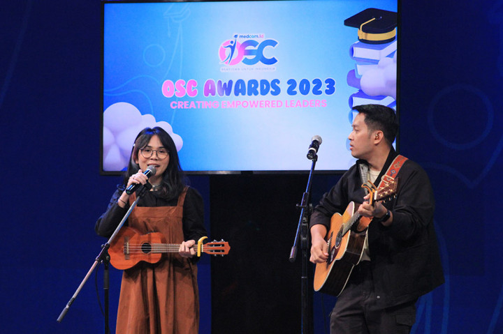 Grup musik duo Suara Kayu mendukung penuh kemajuan pendidikan di Indonesia. Salah satunya dengan program Online Scholarship Competition (OSC) Medcom.