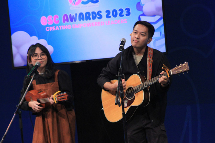 Ingrid Tamara selaku vokalis Suara Kayu mengatakan bahwa pendidikan di Indonesia itu sangat penting, terutama untuk masa depan. Pendidikan juga berpengaruh untuk kemajuan Indonesia.