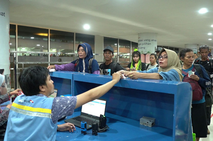 Jumlah arus penumpang dan kunjungan atau call kapal mengalami peningkatan sebesar 30% di musim Natal dan Tahun Baru (Nataru) tahun ini dibandingkan dengan musim Nataru 2022-2023. Sebagai pelabuhan terbesar, terpadat, dan tersibuk di Regional 4, Pelabuhan Makassar selalu mencatat jumlah arus penumpang tertinggi di setiap musim Nataru.