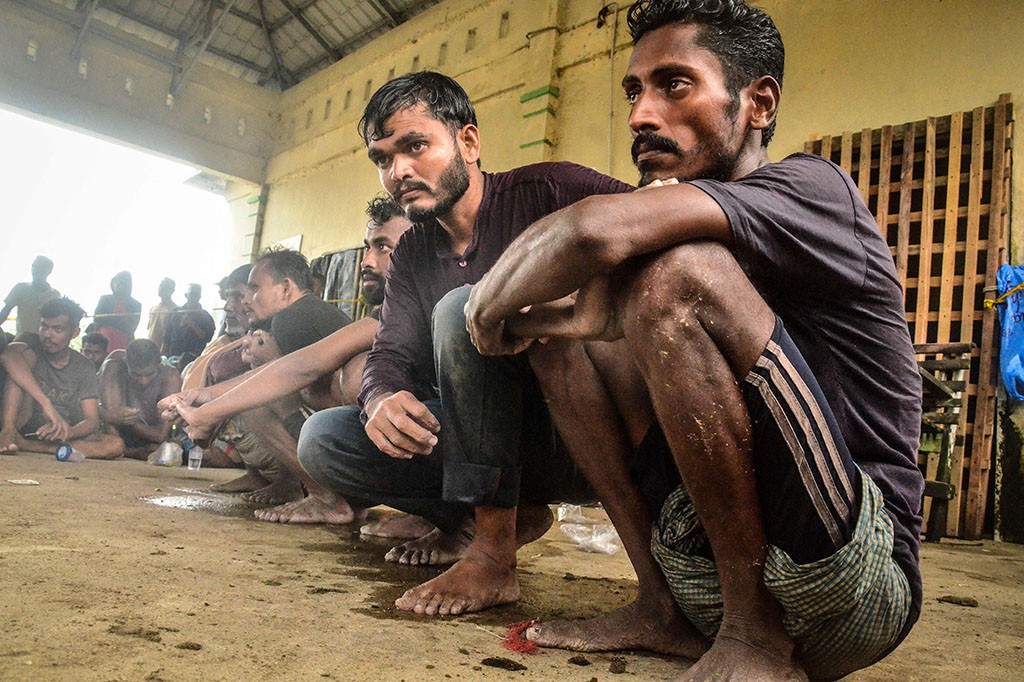 Kapolres Aceh Timur AKBP Andy Rahmansyah di Aceh Timur, mengatakan keberadaan imigran Rohingya tersebut diketahui pada Kamis, 14 Desember 2023 sekitar pukul 03.45 WIB.