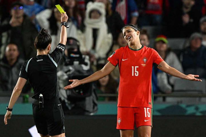 Welch juga telah memimpin beberapa pertandingan perempuan bergengsi, termasuk pertandingan di Piala Dunia Putri 2023.